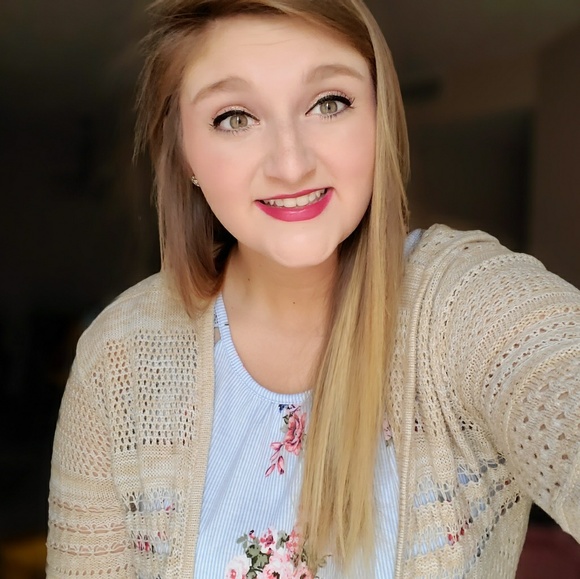 Meet your Posher, Allison - Picture 1 of 1